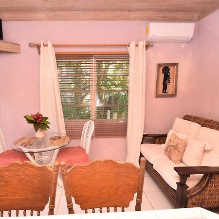 The Sugar Apple Lodging Dunmore Town Exterior foto